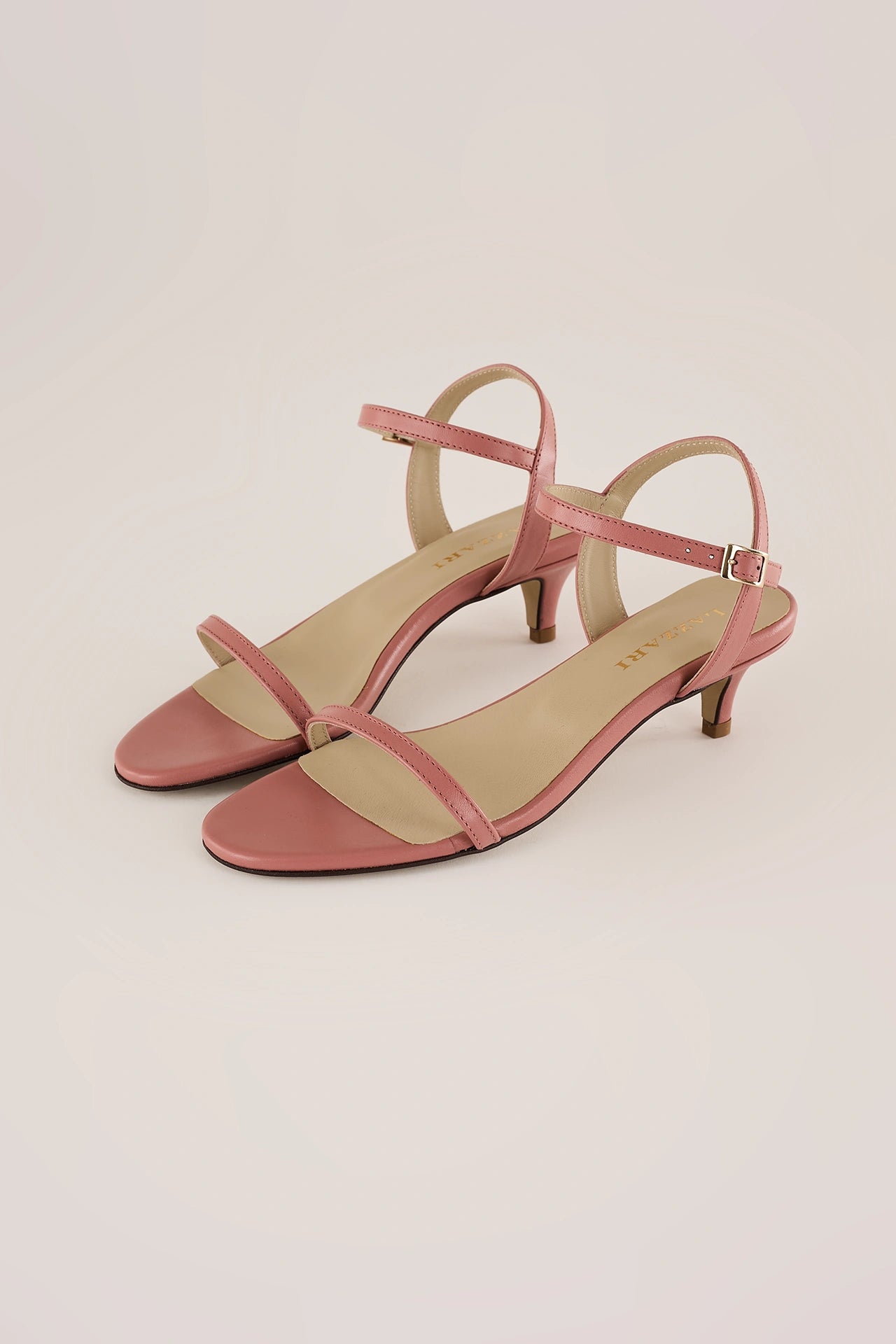 Sandali con kitten heel