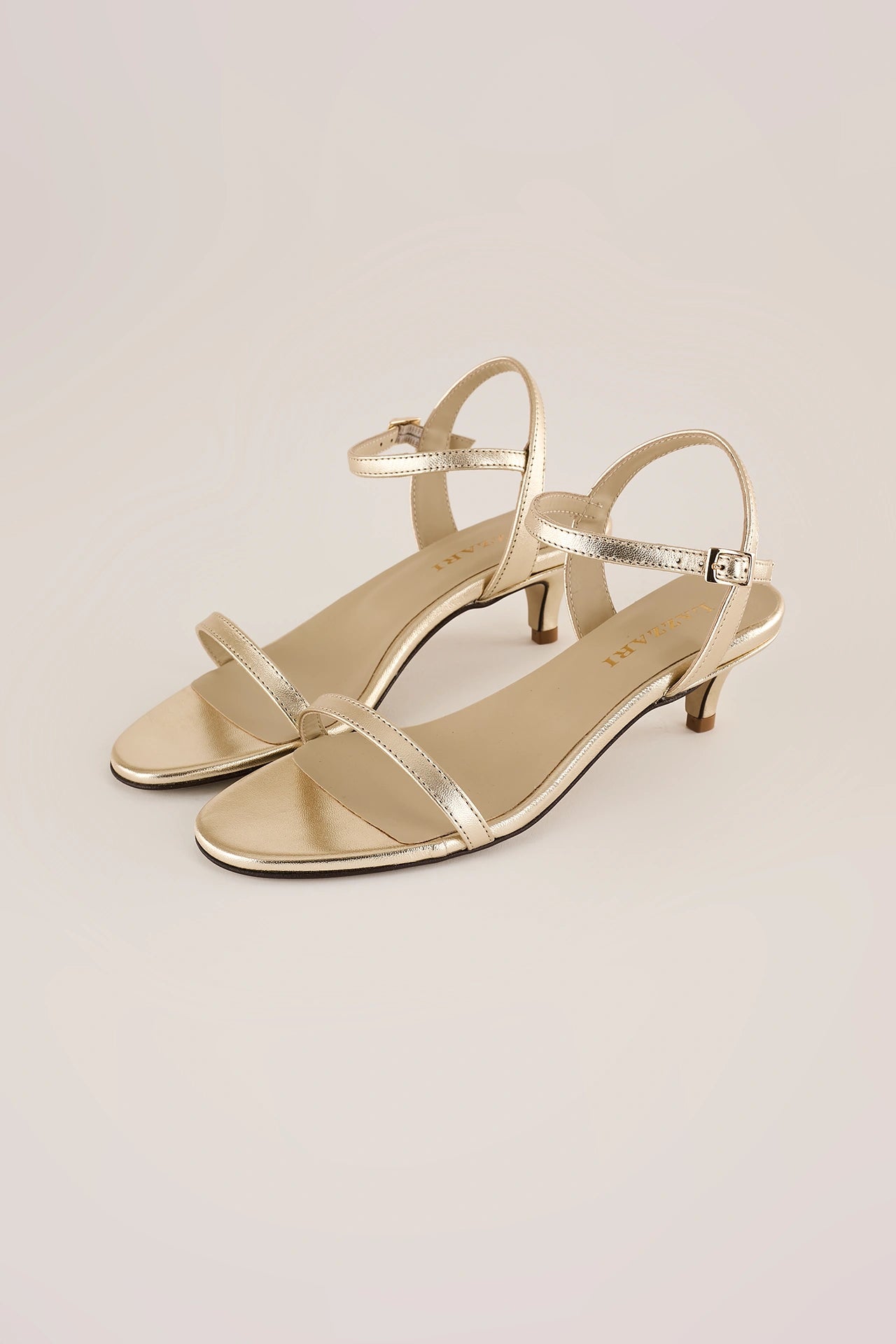 Sandali con kitten heel