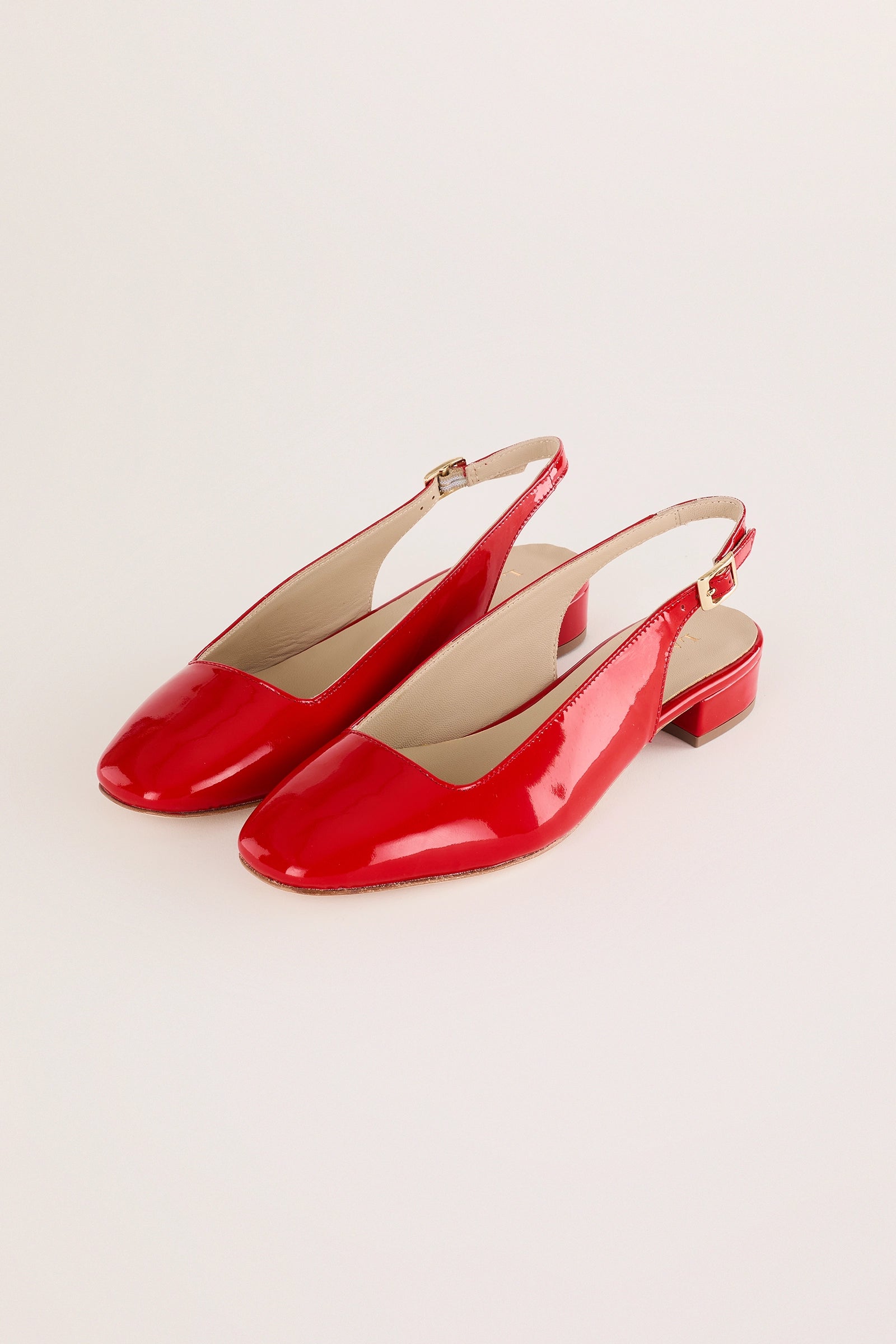 Square neckline slingback