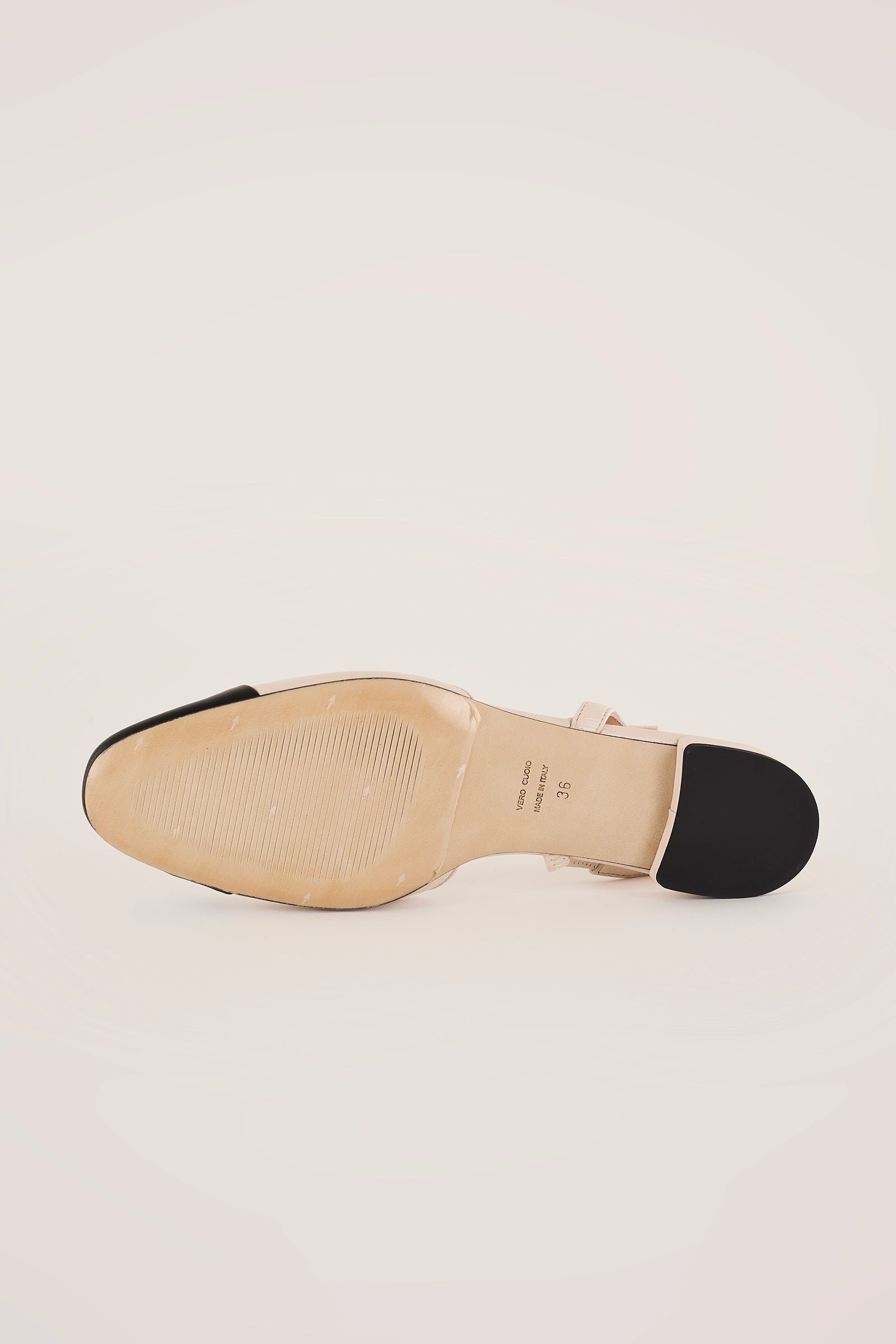 Two-tone slingback