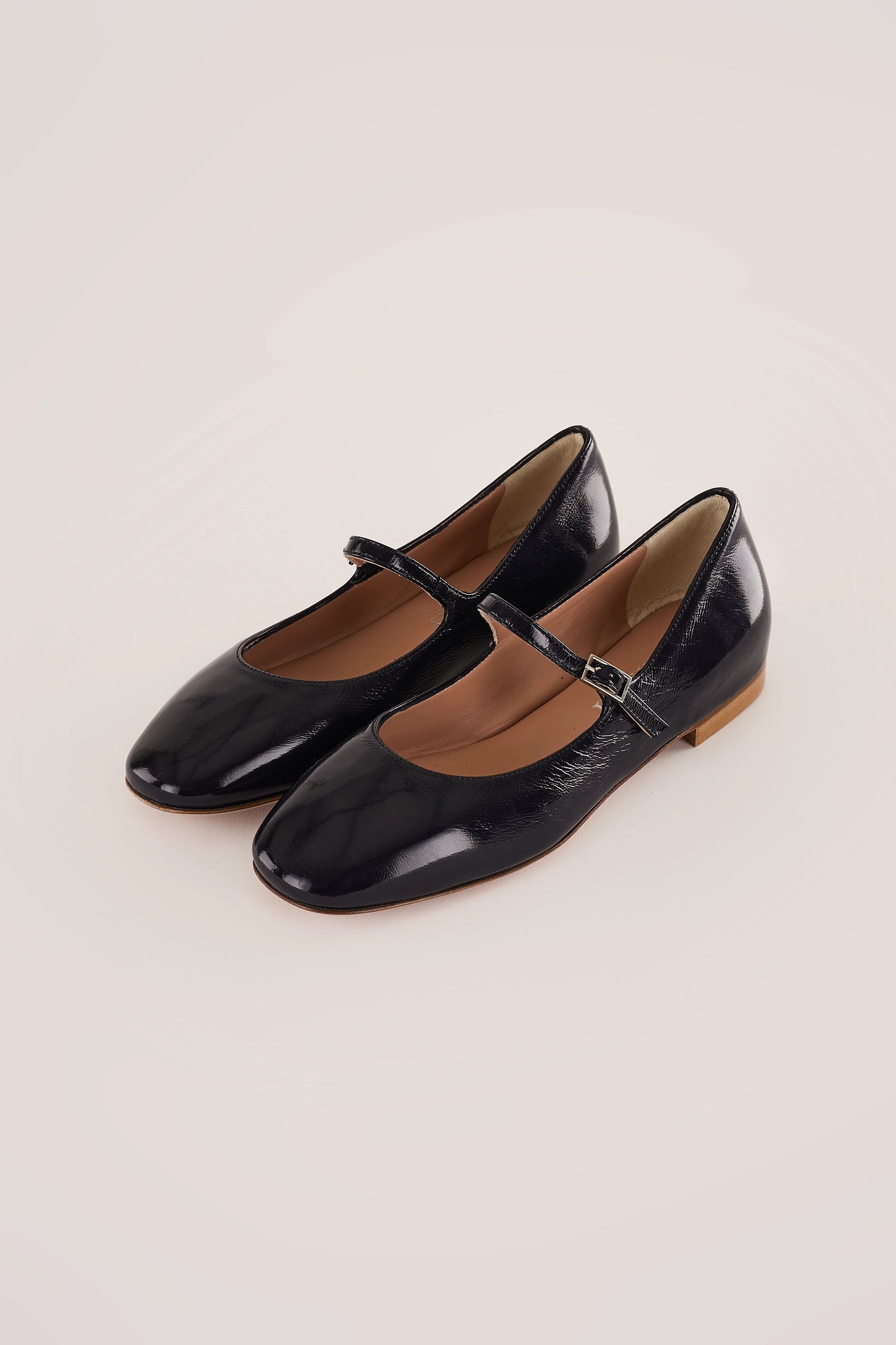 Patent leather round-toe Mary Janes