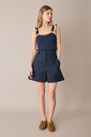 Top in maglia con volant
