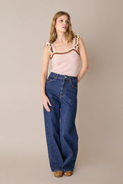 Top in maglia con volant