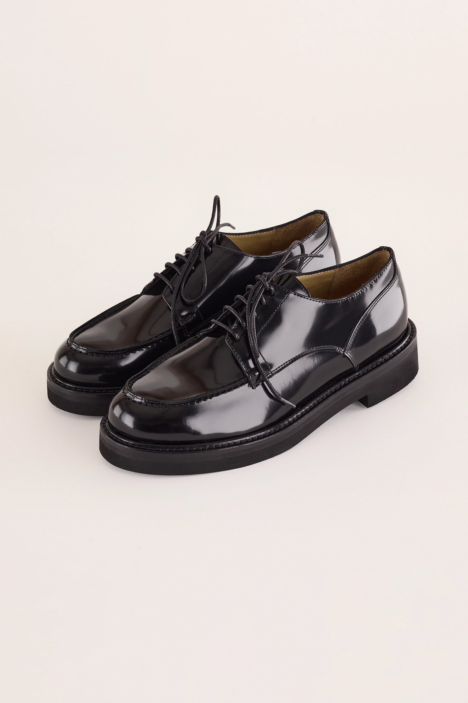 scarpe stringate lucide con suola alta, made in italy, abrasivato nero