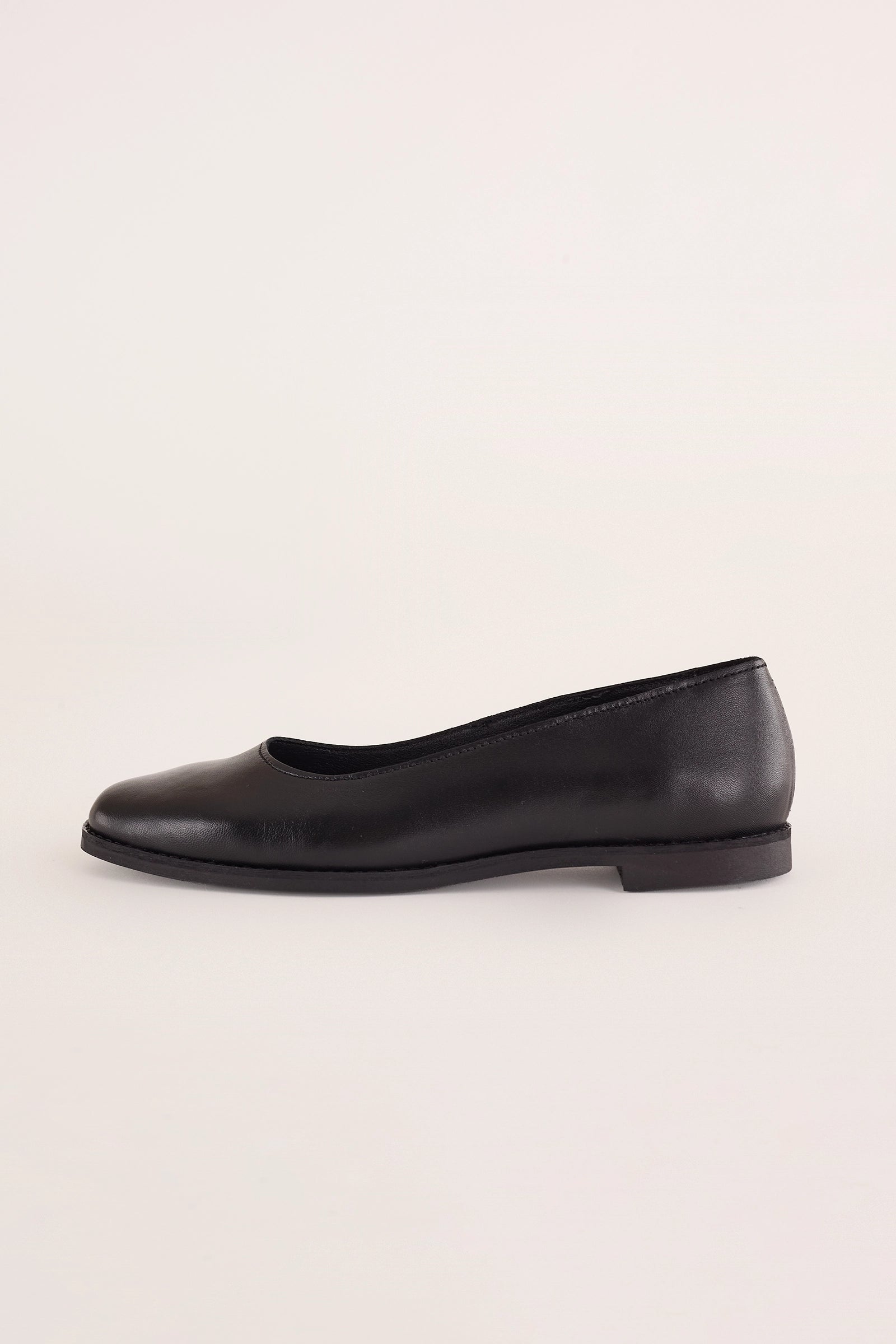 ballerine con fondo in gomma – cashott copenhagen, pelle scamosciata, nero