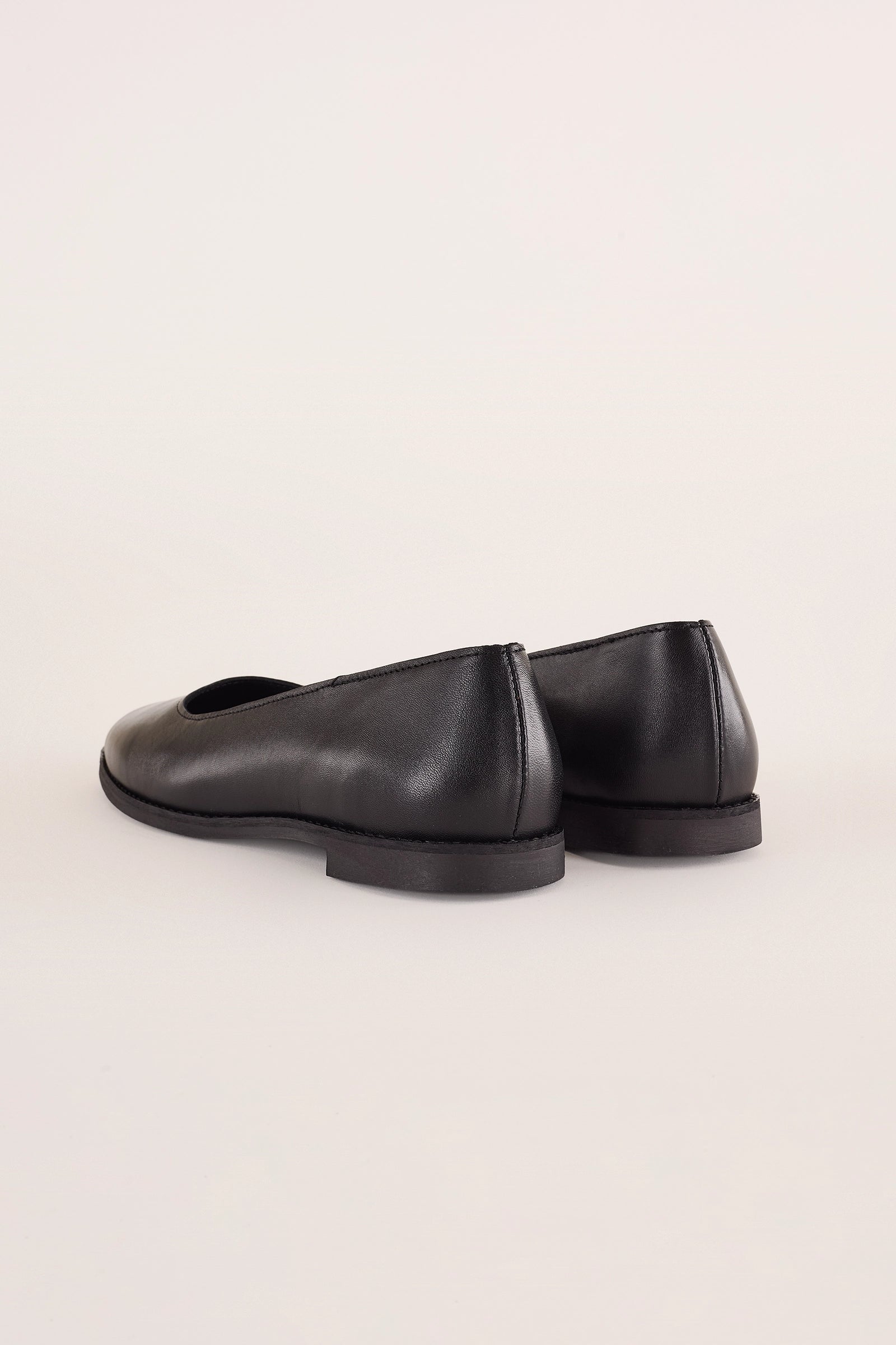 ballerine con fondo in gomma – cashott copenhagen per look casual, nero