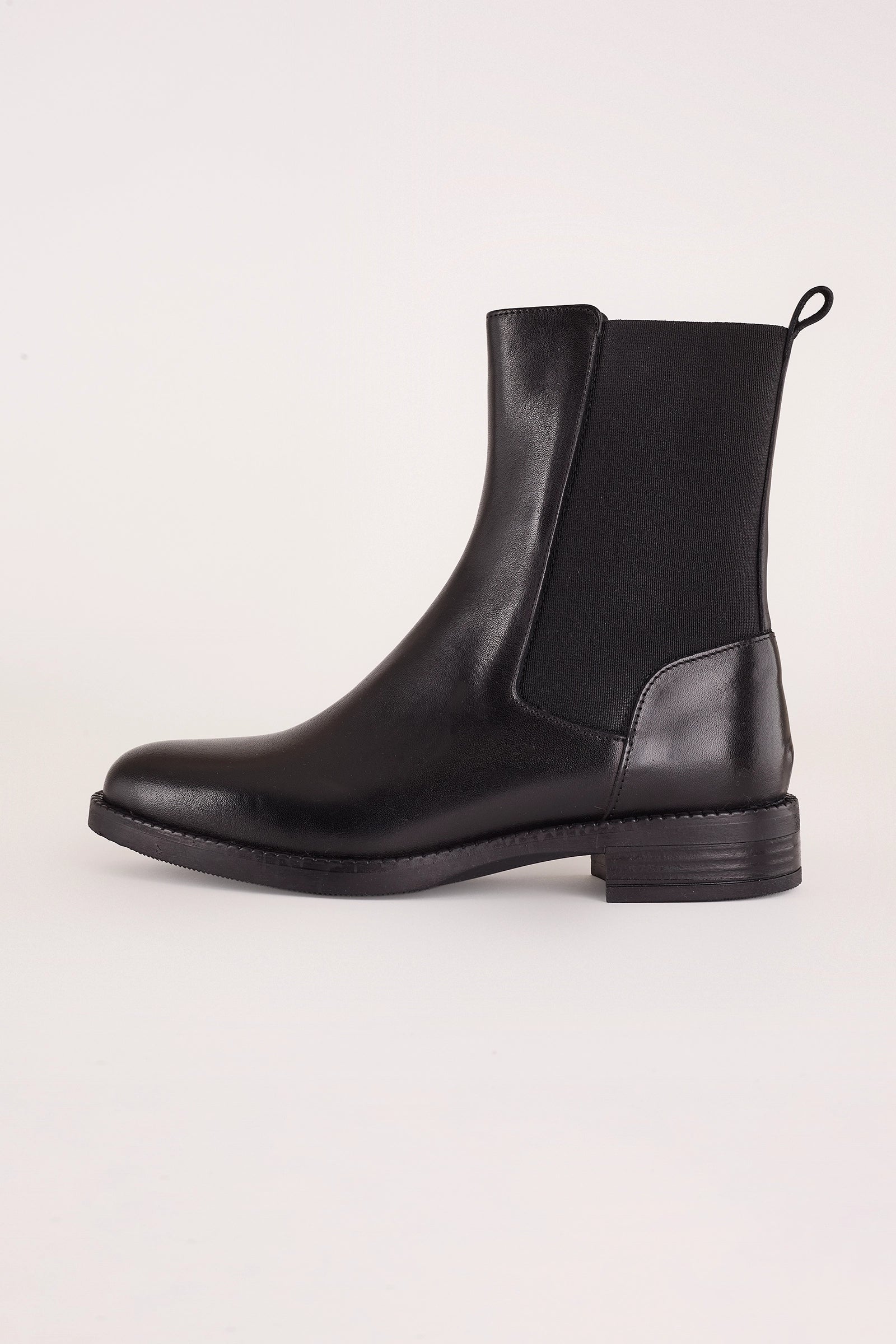 chelsea boots con fondo in gomma nero, vera pelle