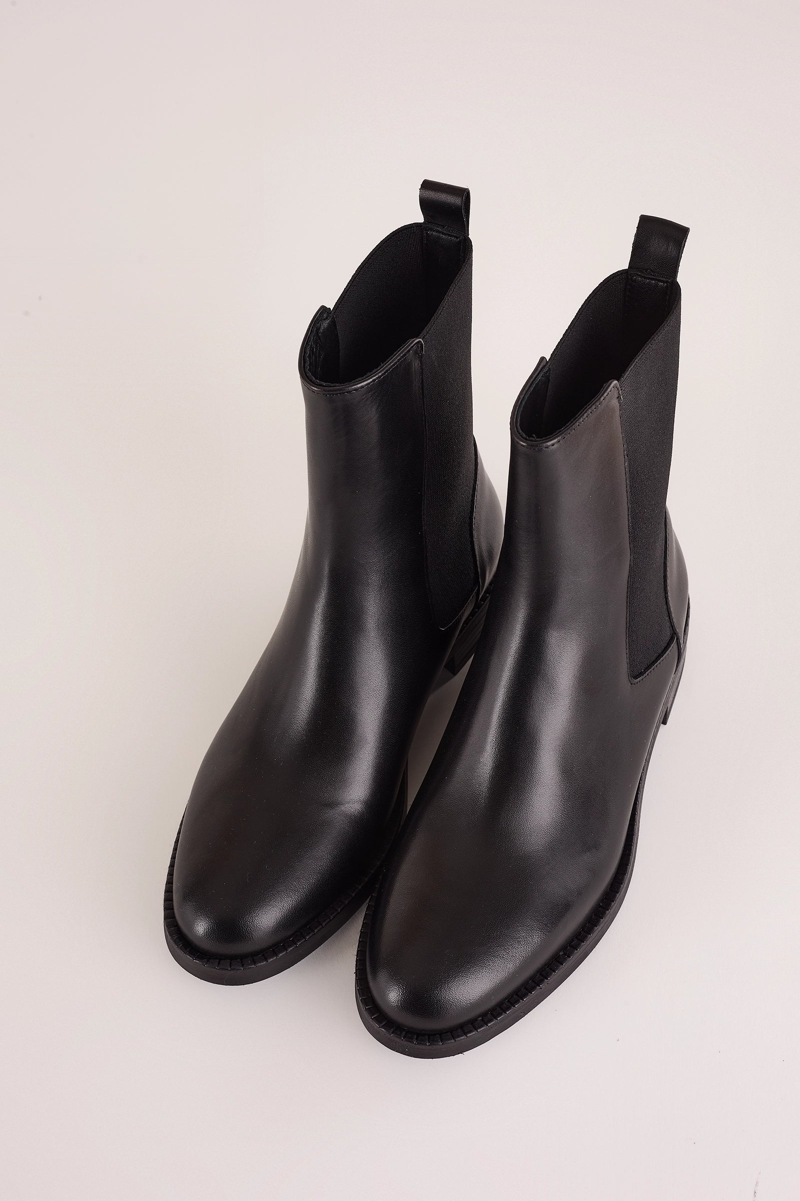 chelsea boots con fondo in gomma nero, made in italy