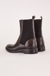 chelsea boots con fondo in gomma testa di moro, vera pelle