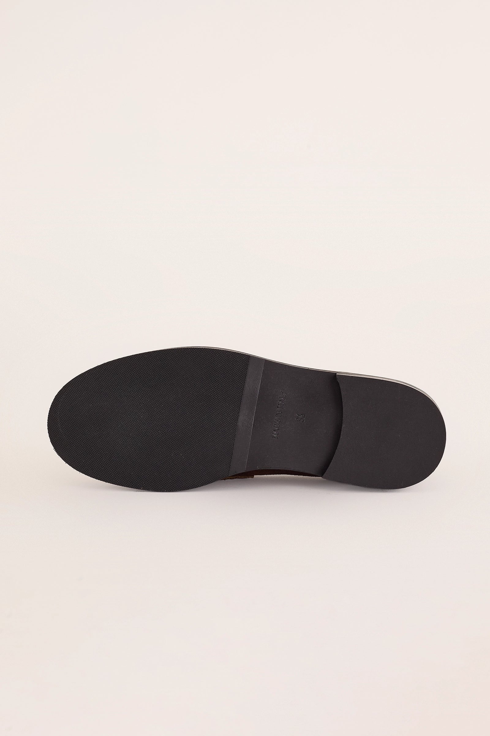 mocassini stutturati con suola in gomma, made in italy, abrasivato nero