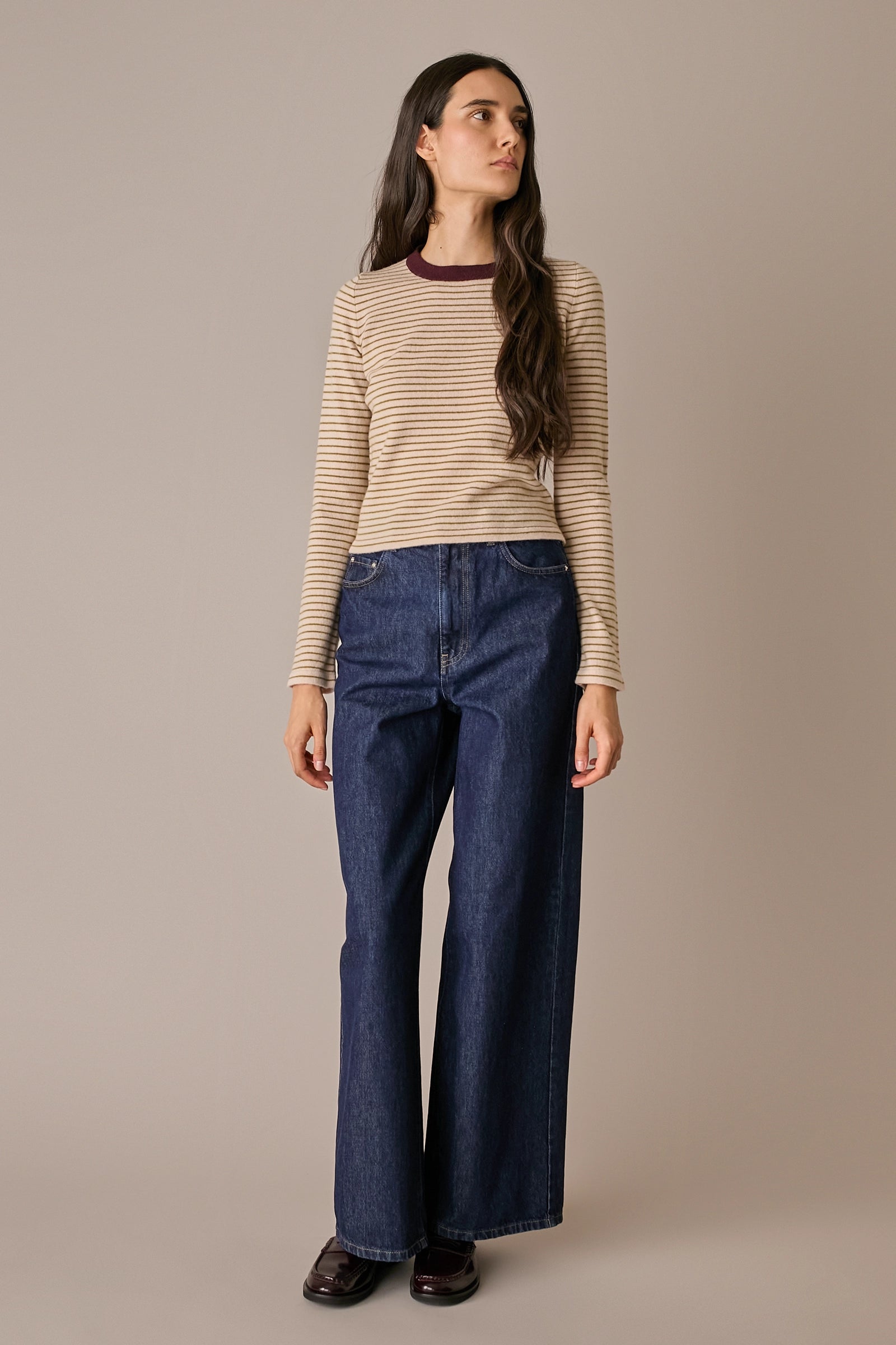 maglia cropped a righe in lana e cashmere cipria - oliva, modello cropped, lazzari