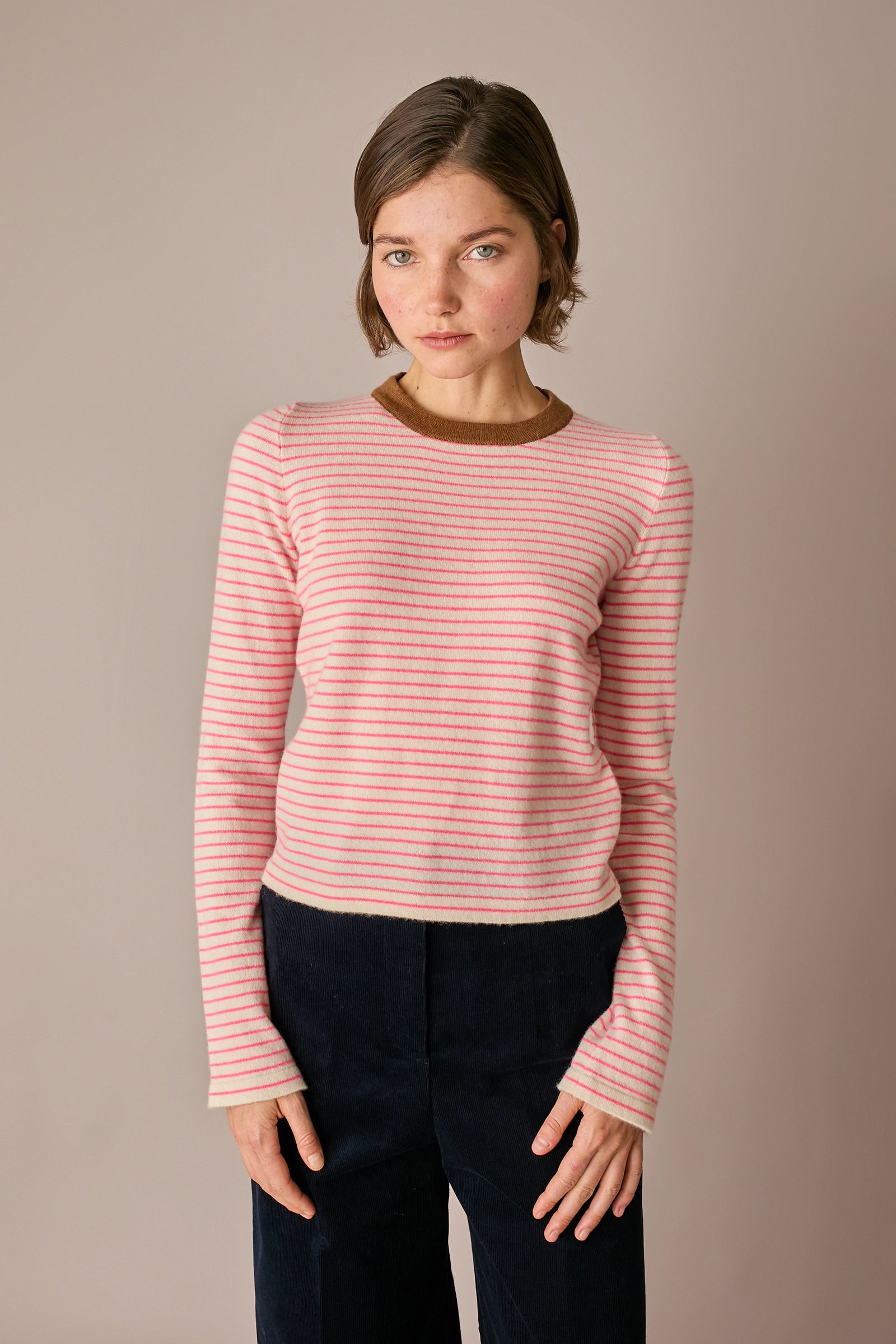 maglia cropped a righe in lana e cashmere, made in italy, fluo - panna