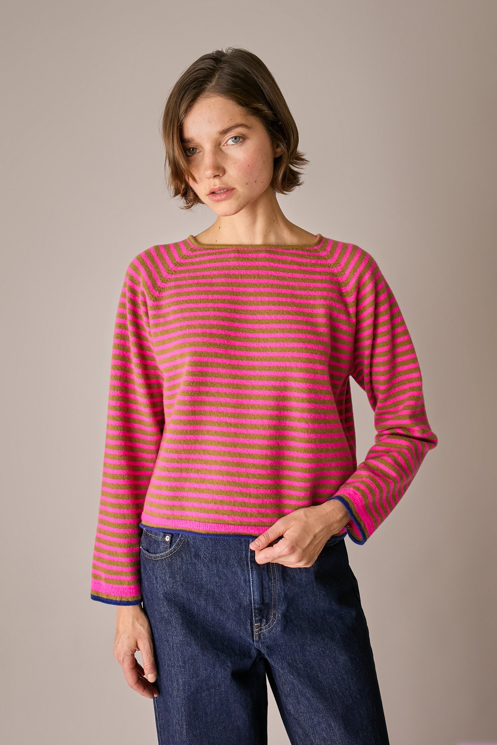 maglia a righe in lana e cashmere fuxia - oliva, scollo quadrato