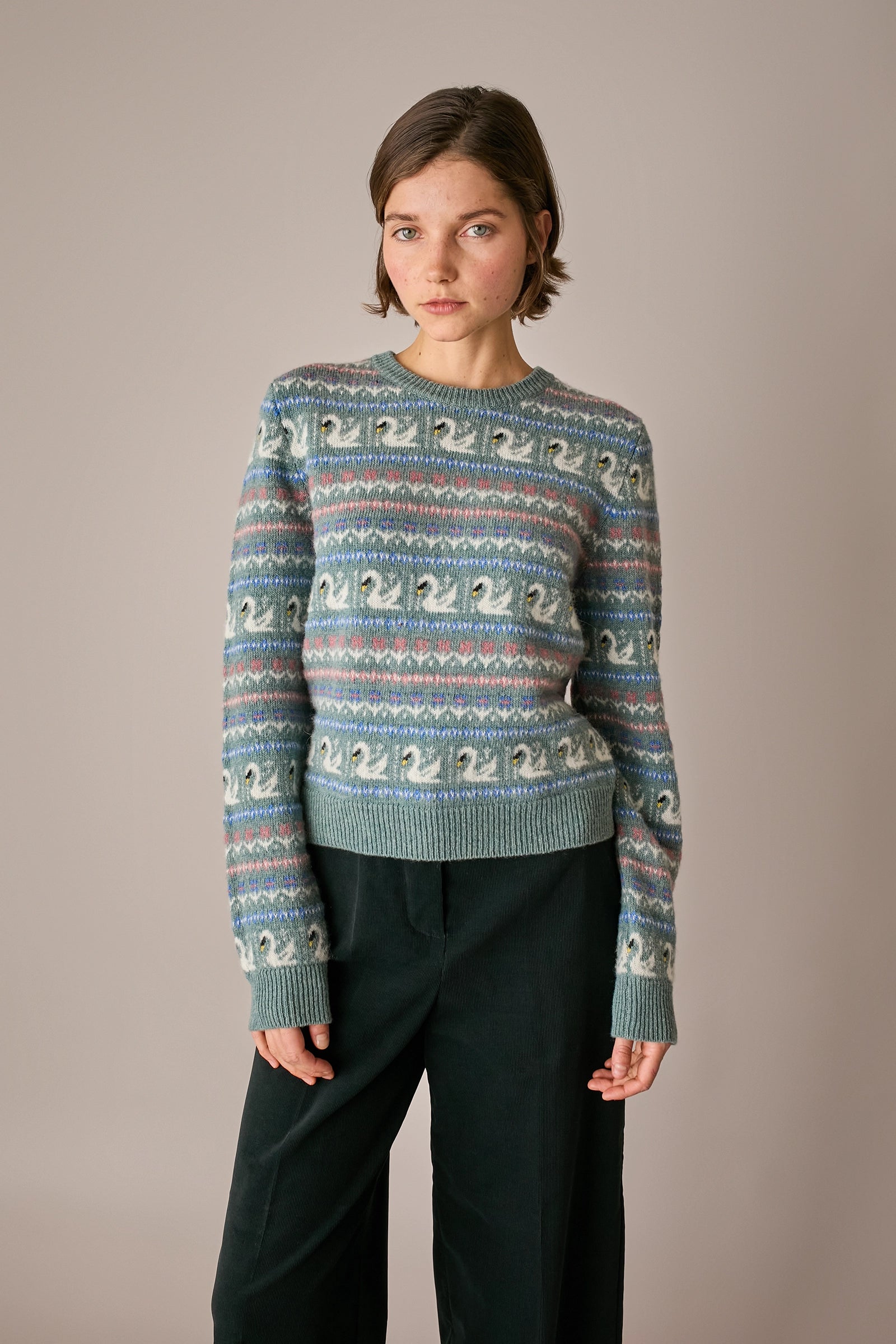maglia swan dance grigio verde, modello girocollo