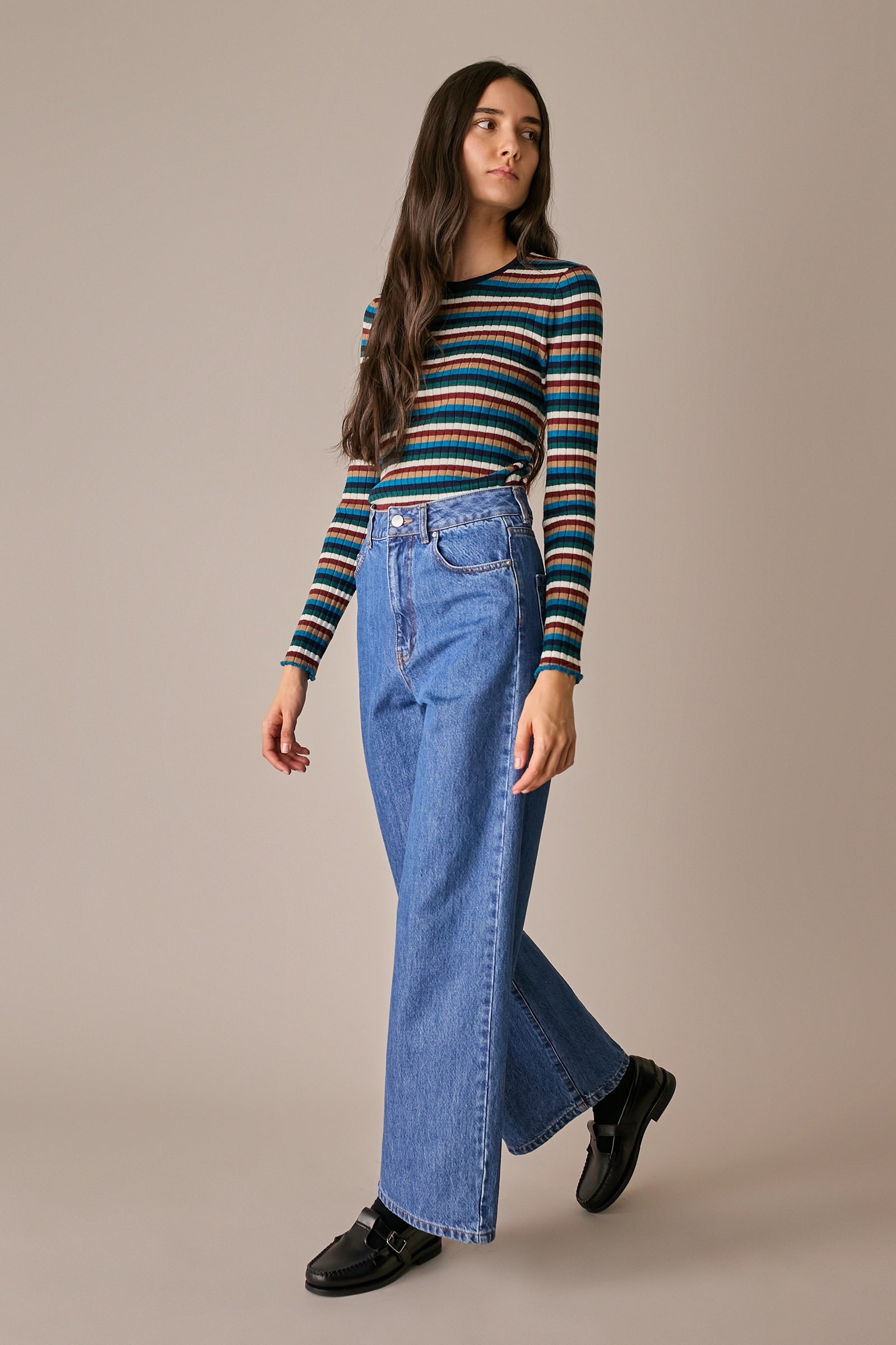maglia a costine millerighe bluette, modello girocollo a costine